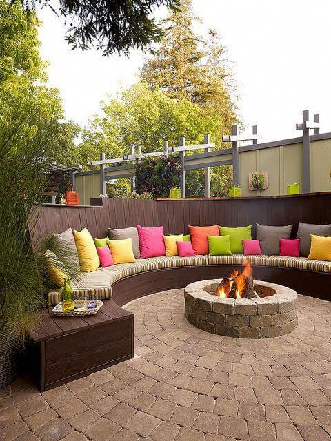 Shimmering deck bench ideas for your outdoor space - 13