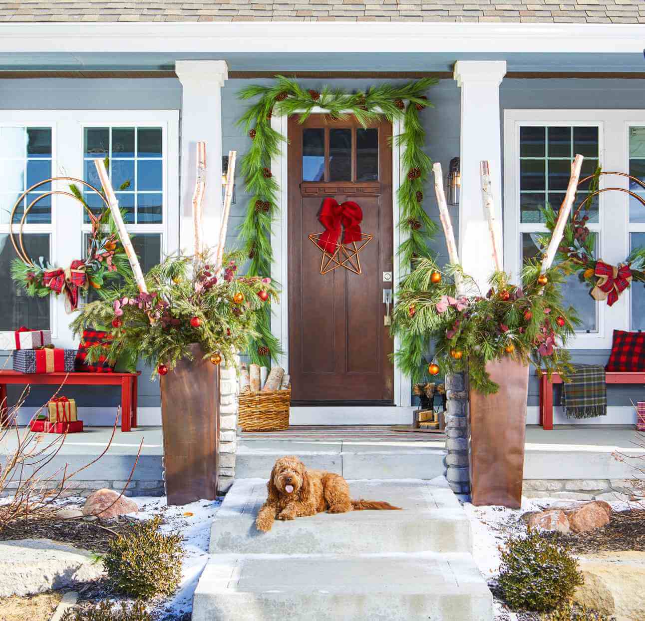 Beautify your front porch with 43 amazing winter decorating ideas - 299