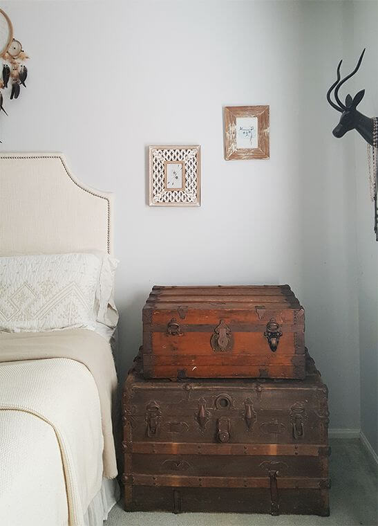 20 brilliant and cheap bedside table ideas - 153