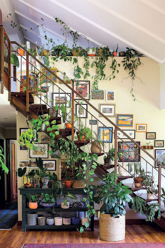 34 eye-catching stair decor ideas with plants - 223