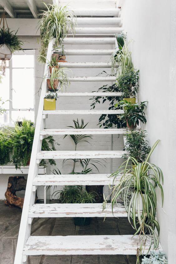 34 eye-catching stair decor ideas with plants - 265