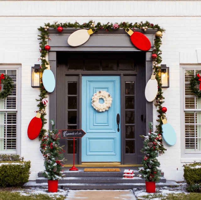 Beautify your front porch with 43 amazing winter decorating ideas - 267