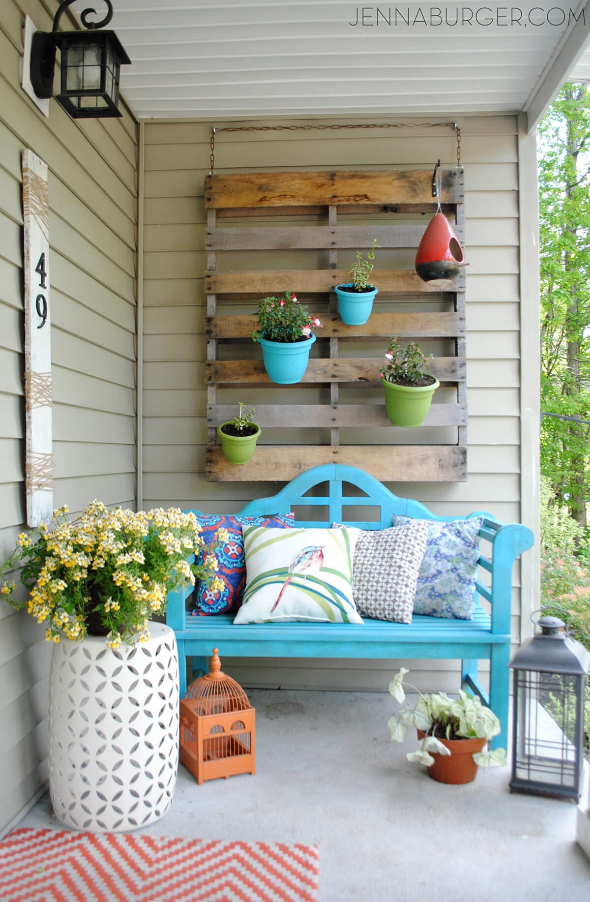 26 Stunning Porch Wall Decor Ideas - 69
