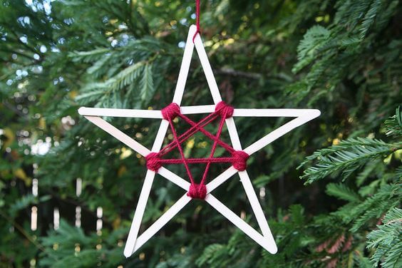 27 Easy and Fun Christmas Tree Decoration Crafts - 171