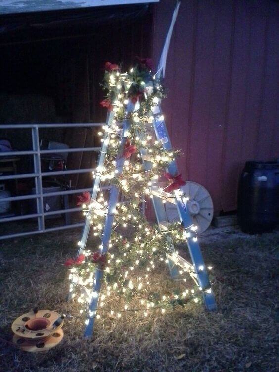 Weird DIY Backyard Christmas Tree Ideas for an Impressive Look - 133