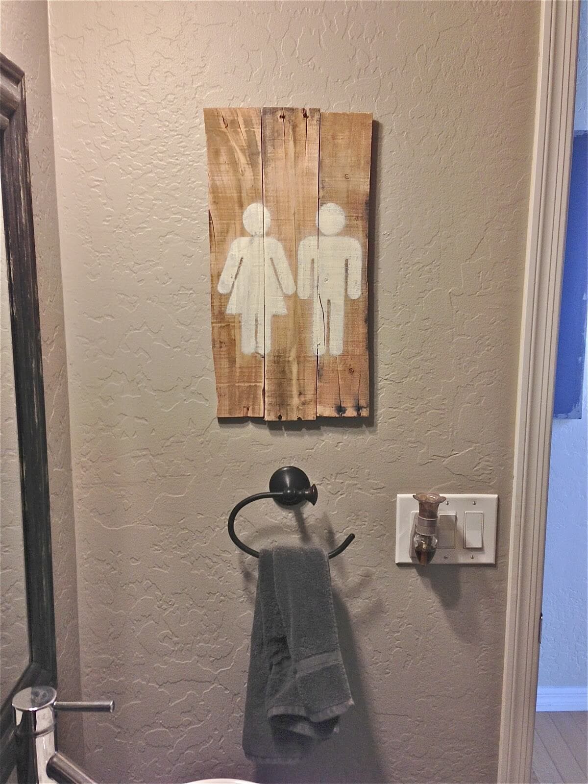 Pallet project ideas to decorate the bathroom - 85
