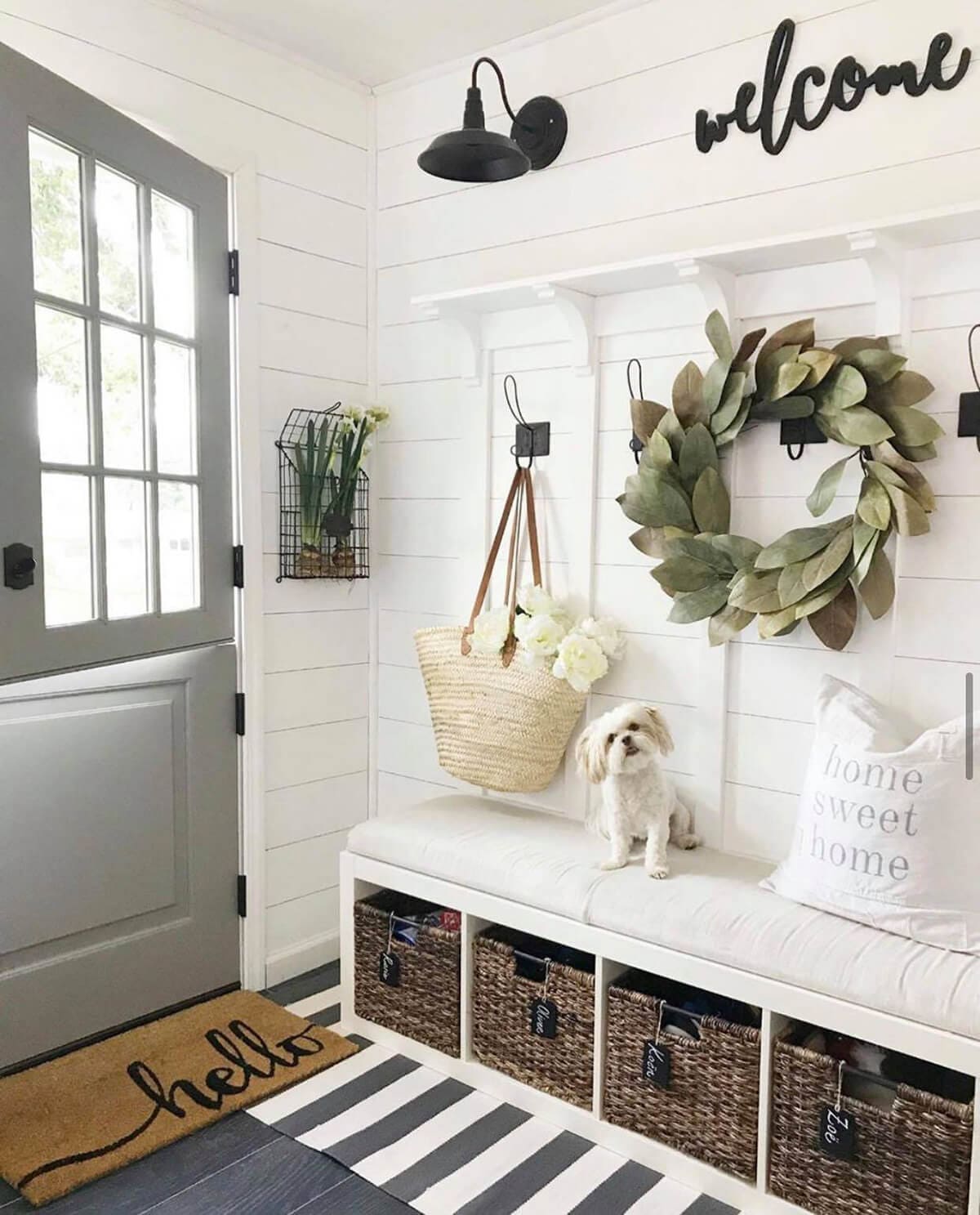 Rustic entryway decorating ideas to welcome your guests - 67