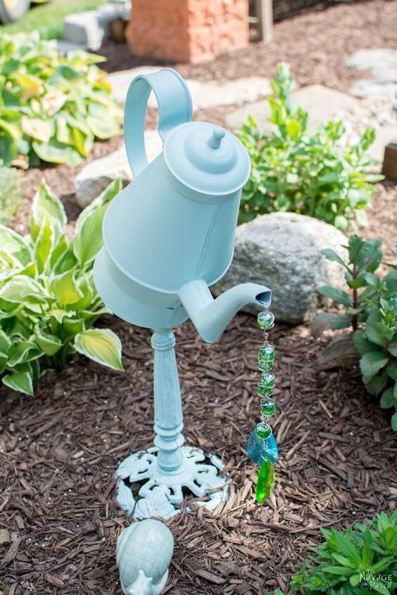 23 DIY ideas for using old teapots for home and garden - 157