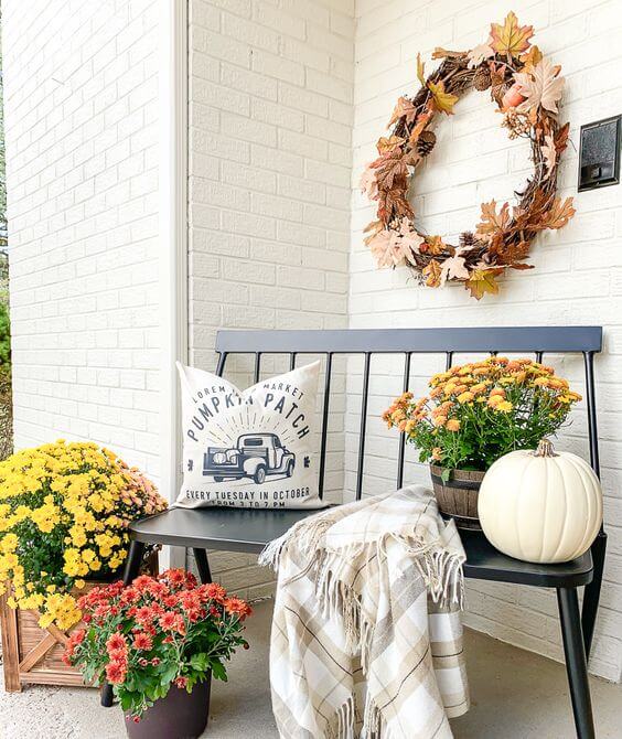 30 beautiful porch decorations for fall - 239