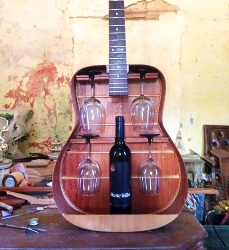 Do it yourself old guitar projects to decorate your home - 83