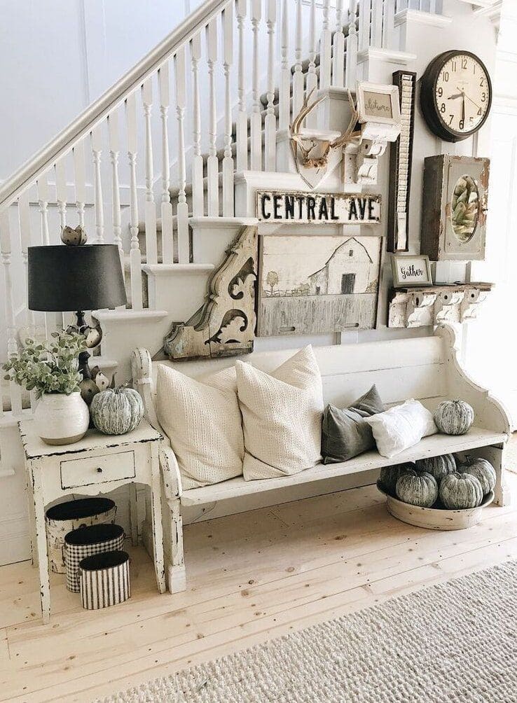 25 cozy and welcoming farmhouse entryway ideas - 81