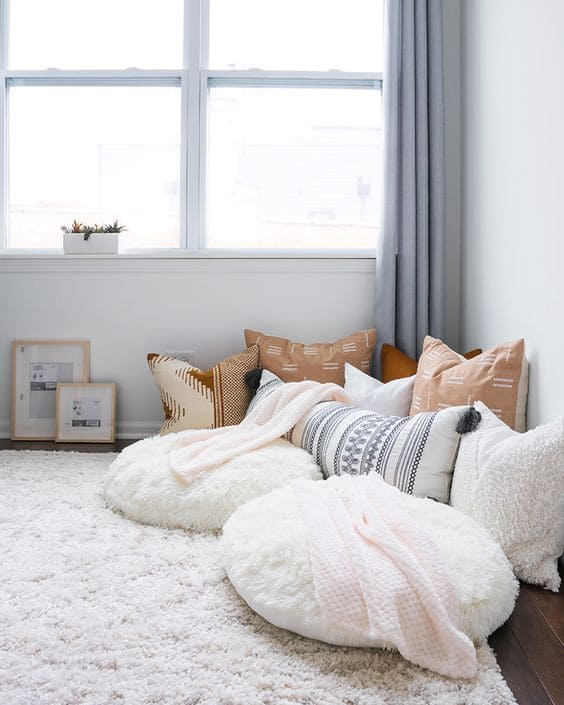 25 inspirational ideas for cozy pillow corners - 163