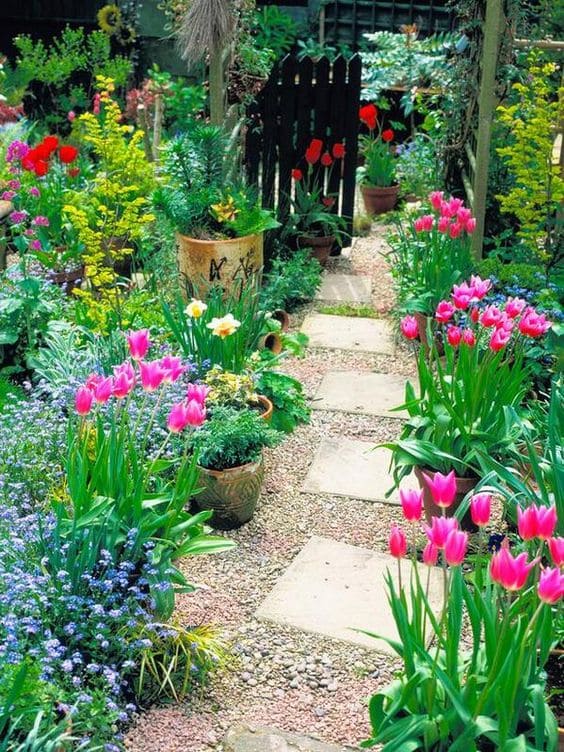 Beautiful flower path ideas for your garden - 81