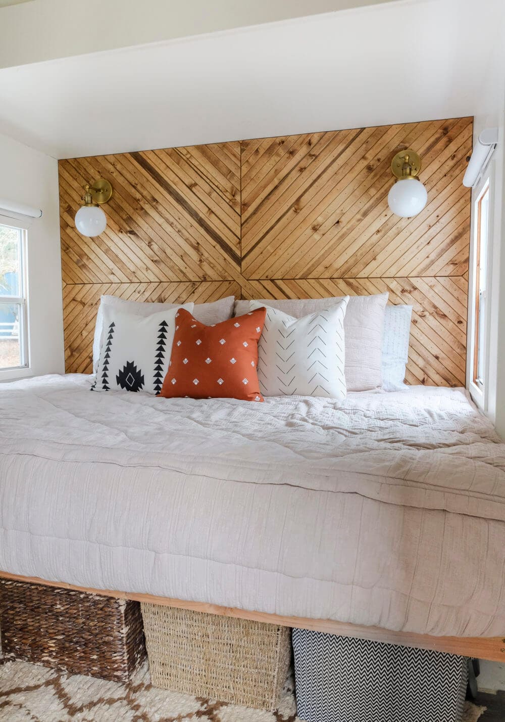 23 of the most appealing bedroom accent wall ideas this year - 69