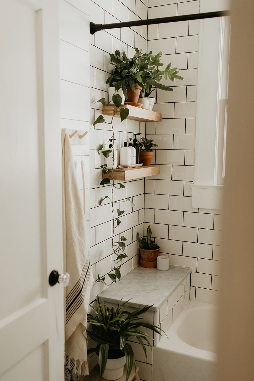 20 best ideas to make your own bathroom plant shelves - 133