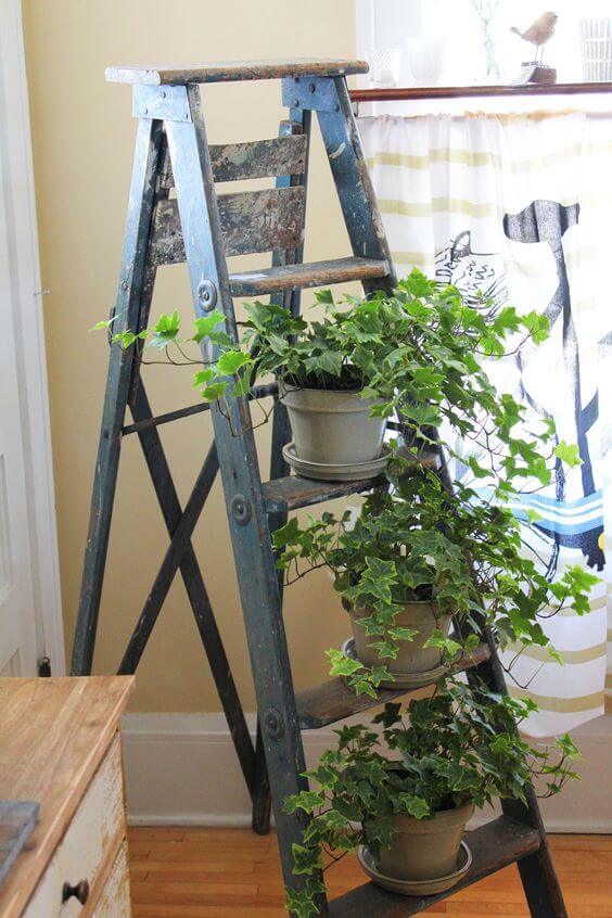 Unique home decor ideas with vintage ladders - 123