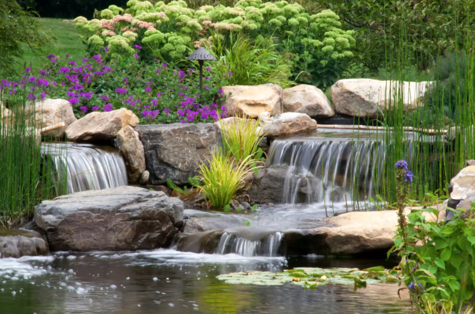 22 beautiful garden ponds with waterfalls - 83