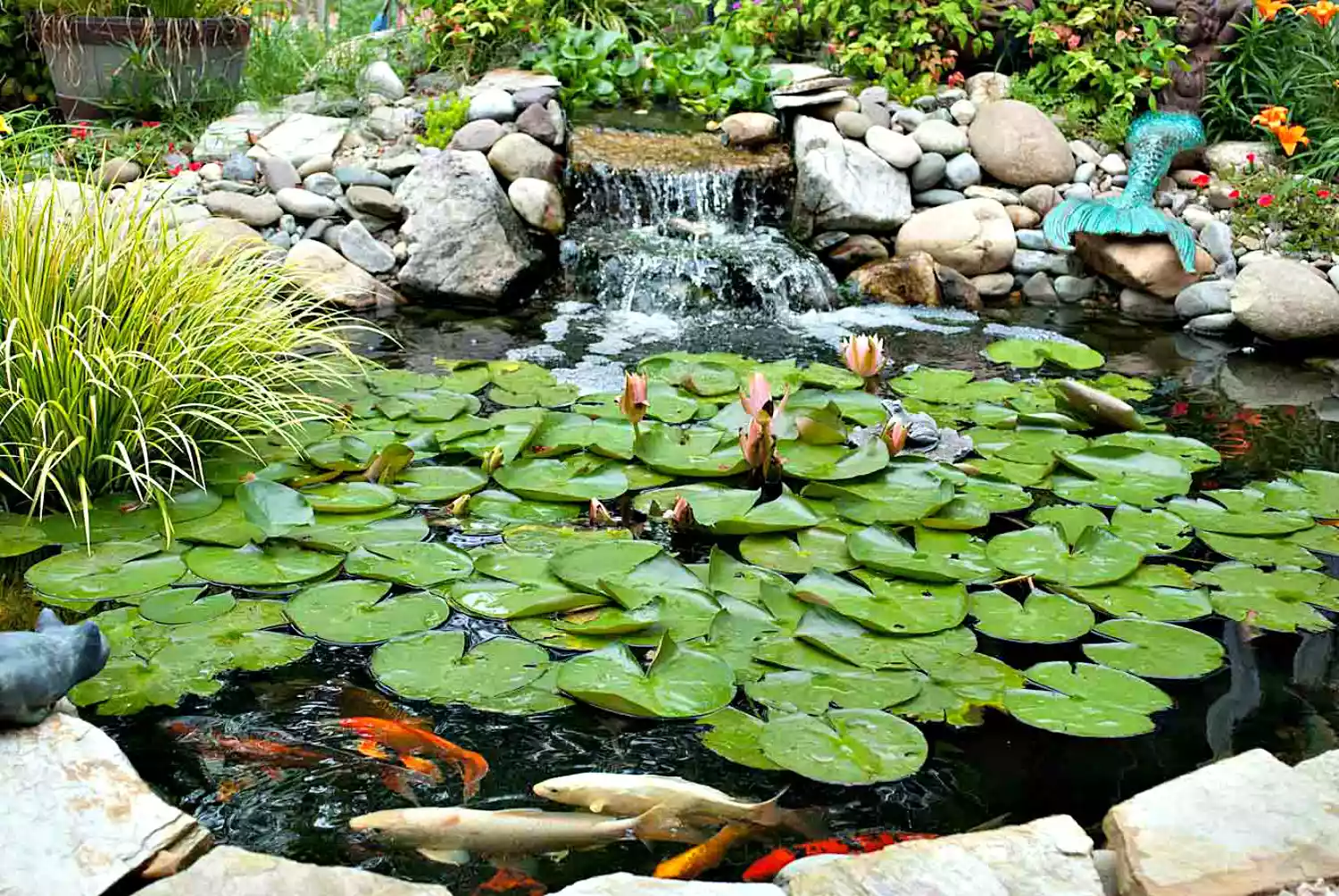 22 beautiful garden ponds with waterfalls - 85