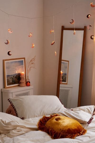 25 Gorgeous Bedroom String Lights Ideas - 125