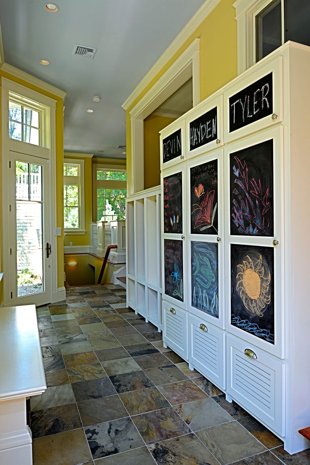 20 mudroom ideas to liven up your entryway - 71