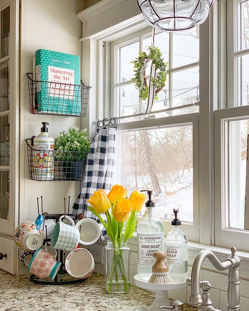 25 creative kitchen window decorating ideas you will fall for - 87