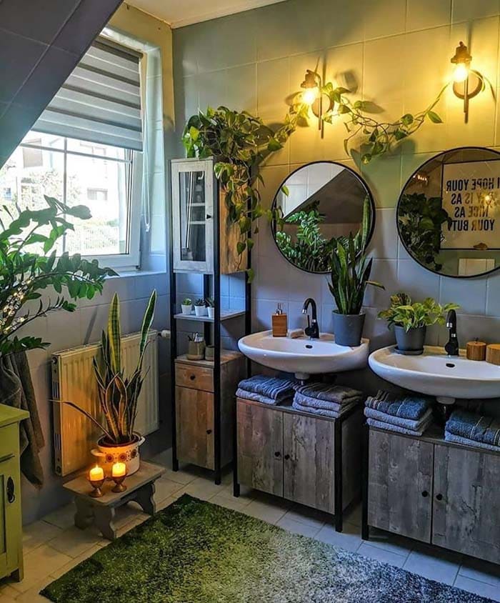 Inspirational hanging plant ideas for your bathroom from Instagram - 25
