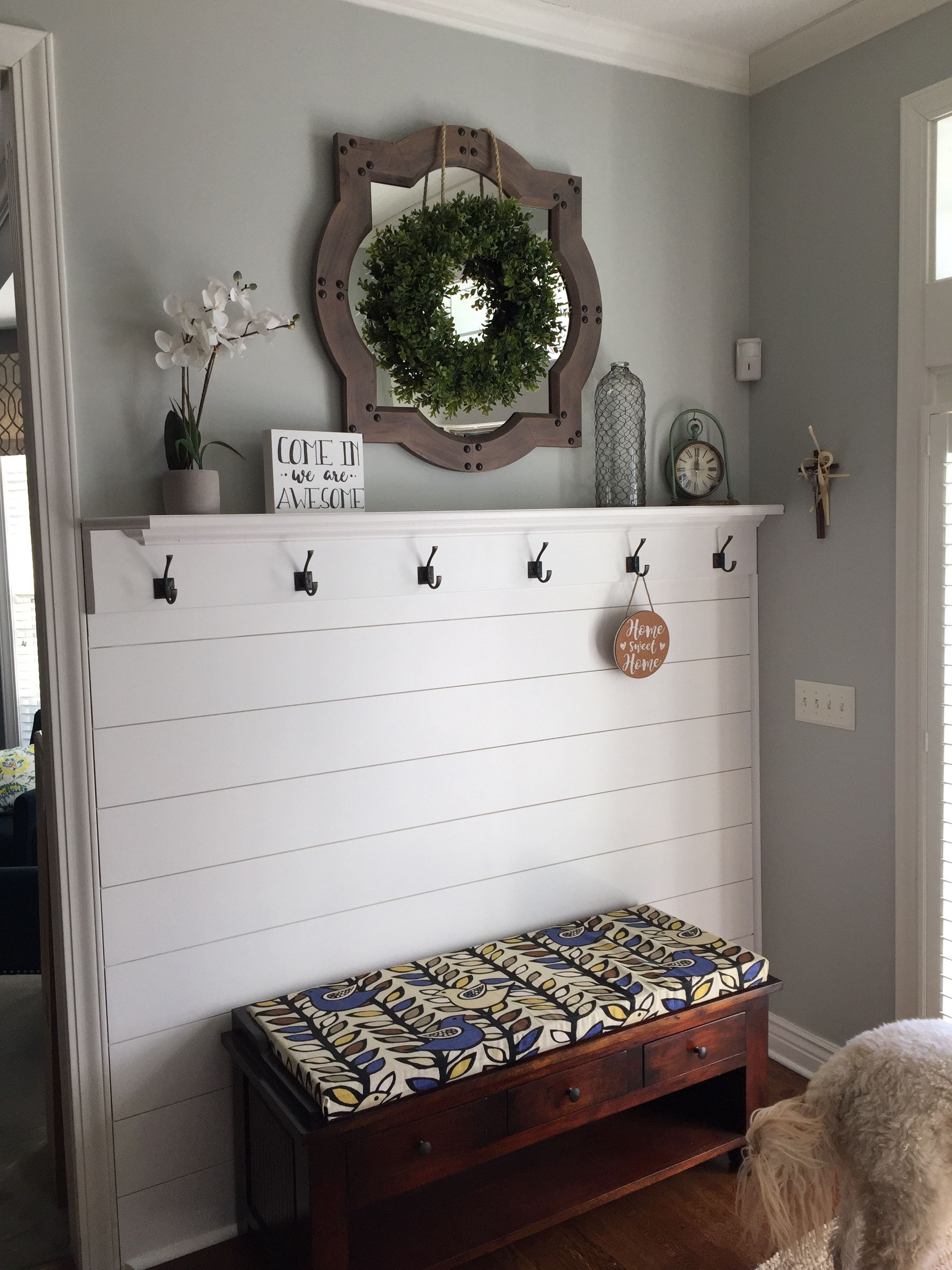 25 cozy and welcoming farmhouse entryway ideas - 91